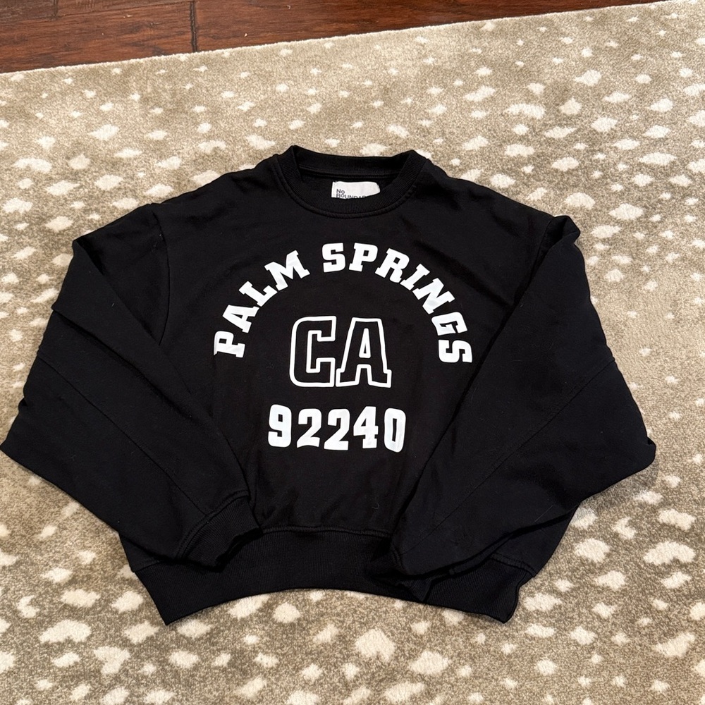 No Boundaries Black Pullover Sweatshirt. Size XS